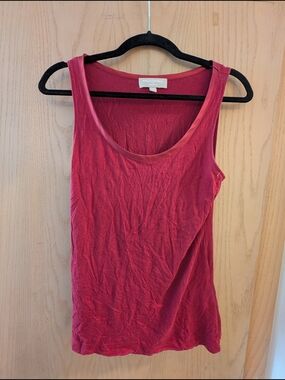 Banana Republic Women's Sleeveless Tank Top in Berry